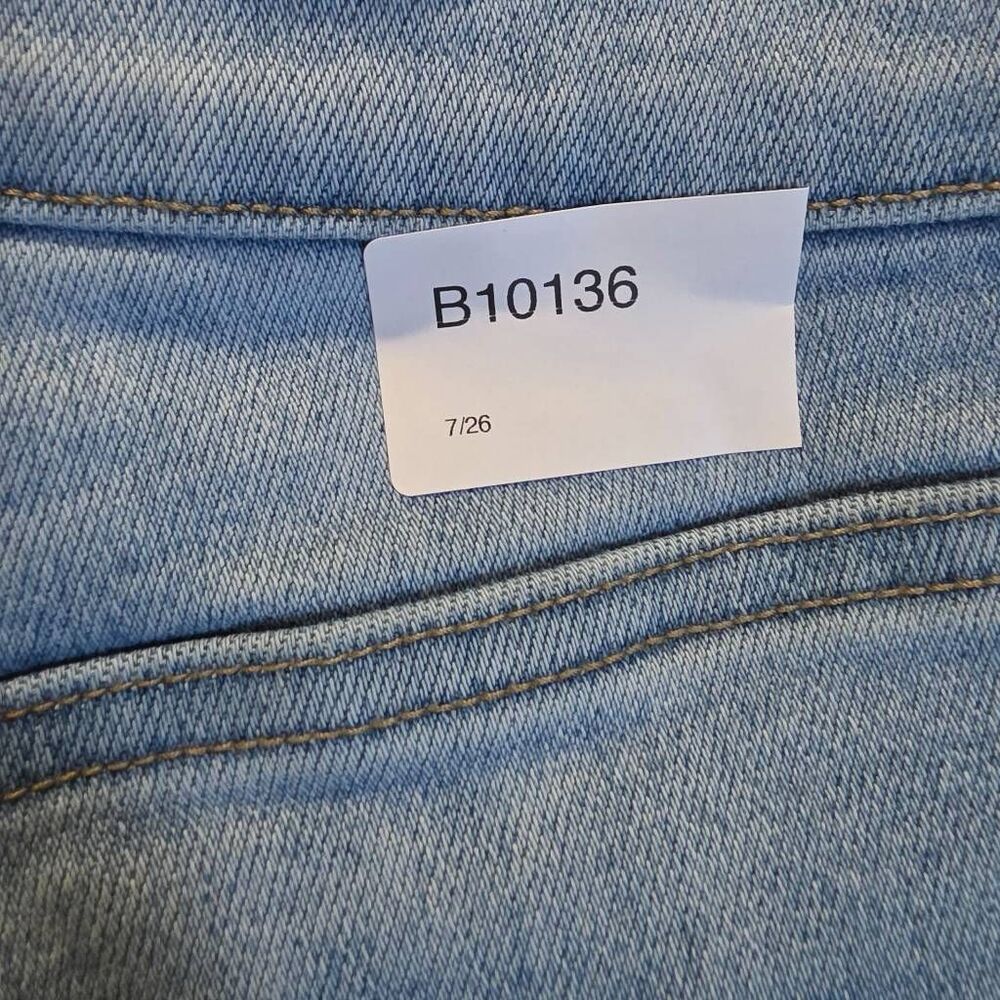 VERVET Blue Jeans Women's 31 Light Wash Straight Stretch - Picture 10 of 10